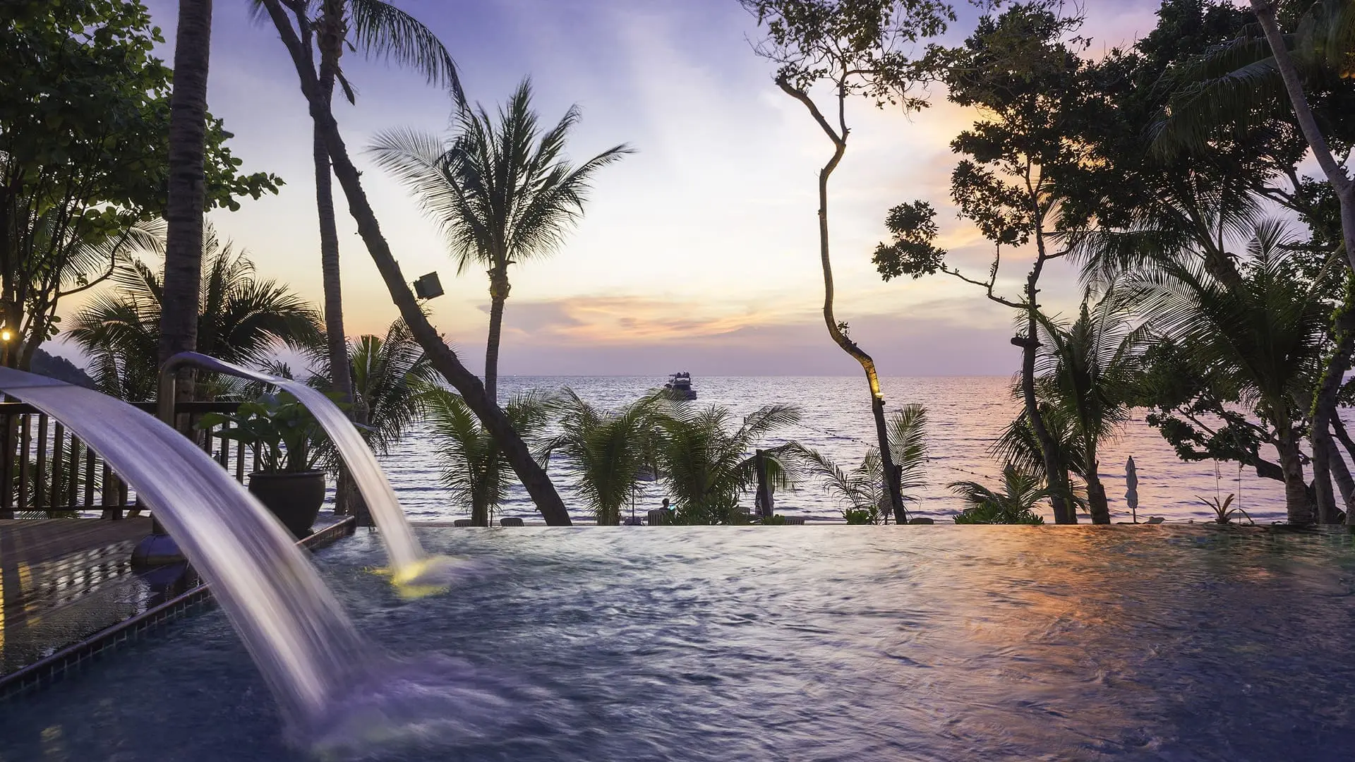 Plastic bags and foam are not allowed on Samet Island