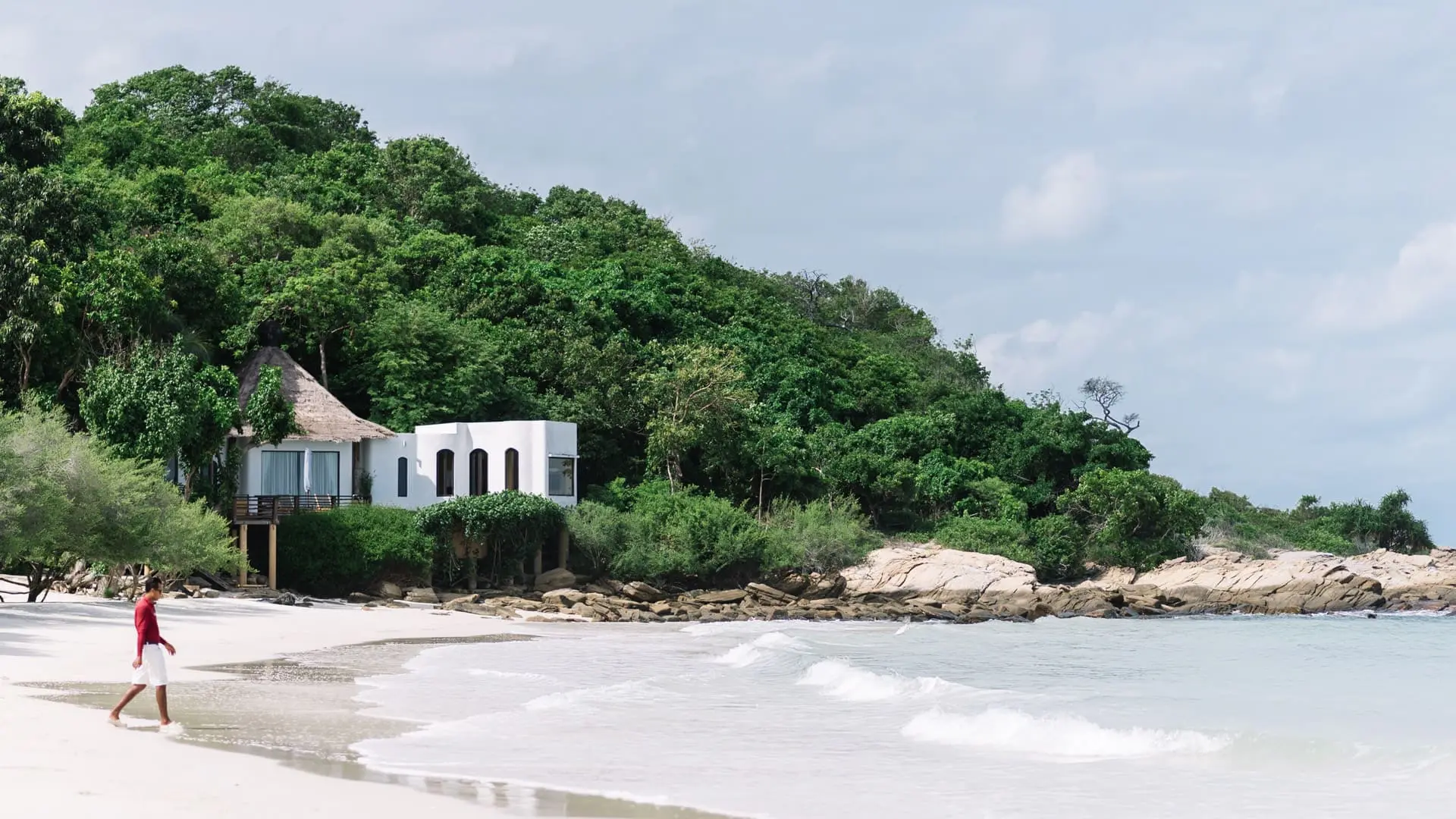 Plastic bags and foam are not allowed on Samet Island